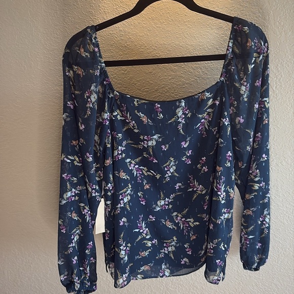 Nine Britton Floral Blouse/ Size medium/ NWT - Picture 6 of 9